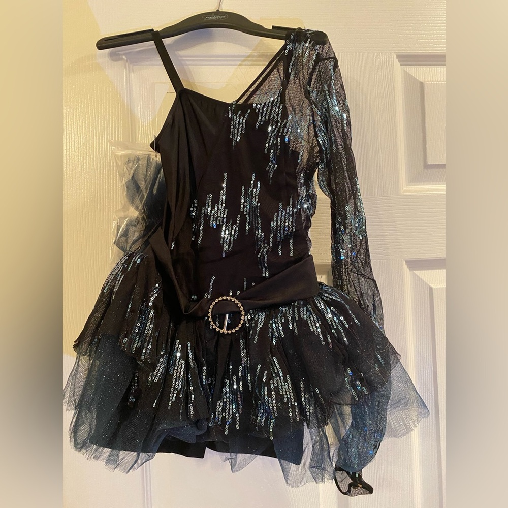 Girls one sleeve dance costume. Headpiece included.